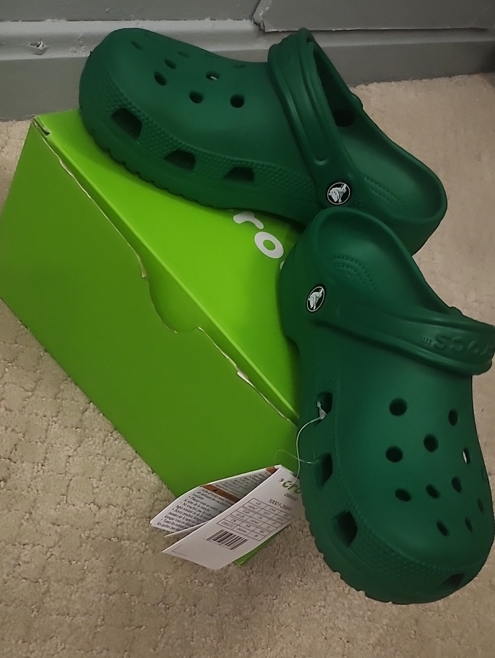 CROCS Kids Classic Clog in Solid Green